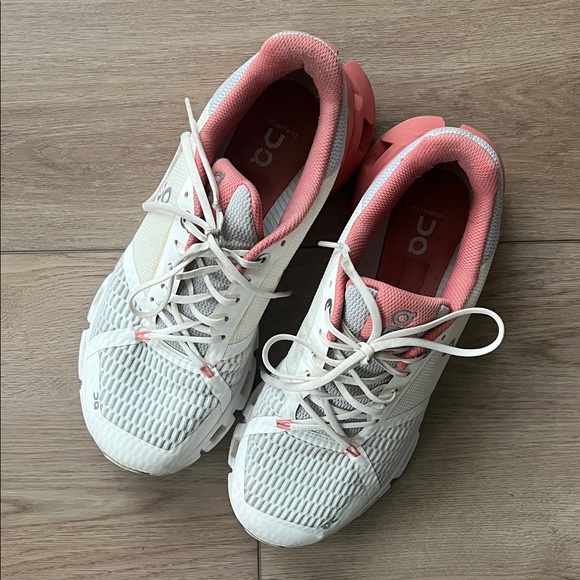 On Cloudflyer 2.0 - Picture 4 of 11